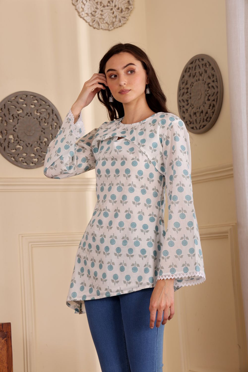 IRSA KURTI