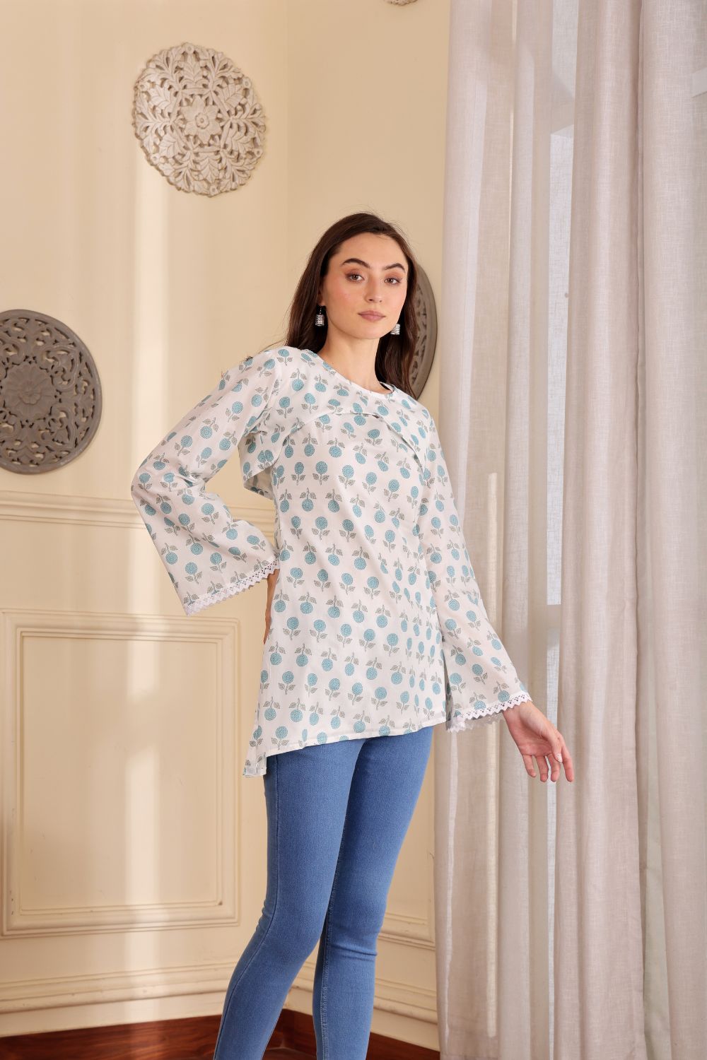 IRSA KURTI